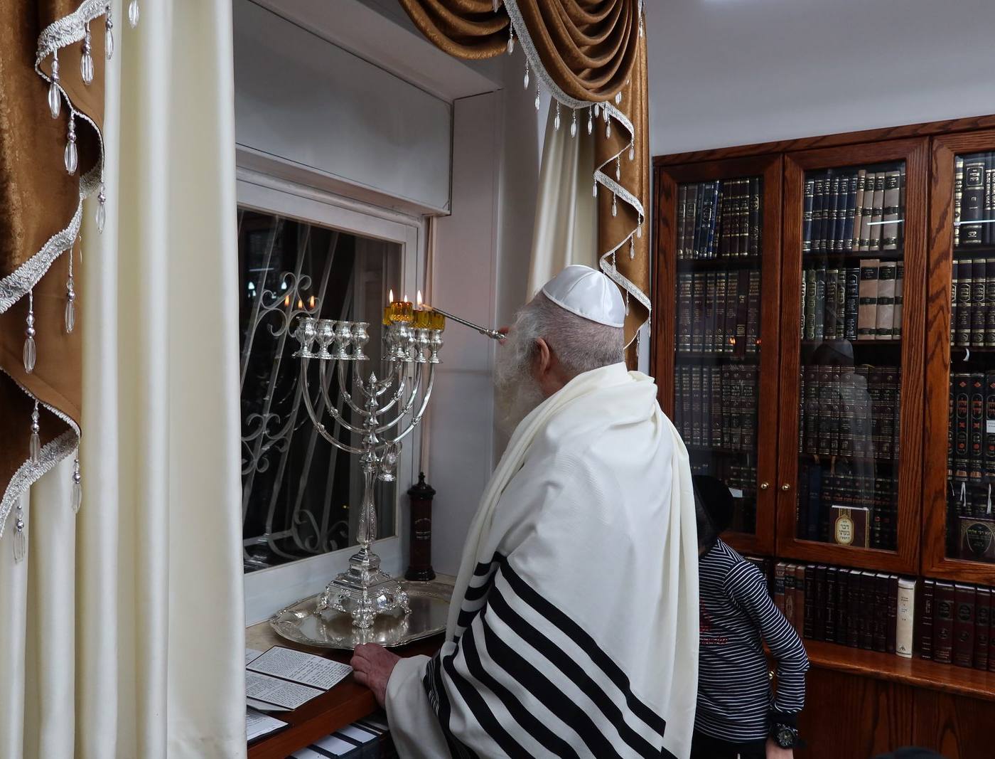 כנס חנוכה לישיבת מתחברים במעון קודשו של הגה"צ רבי אליעזר ברלנד שליט"א