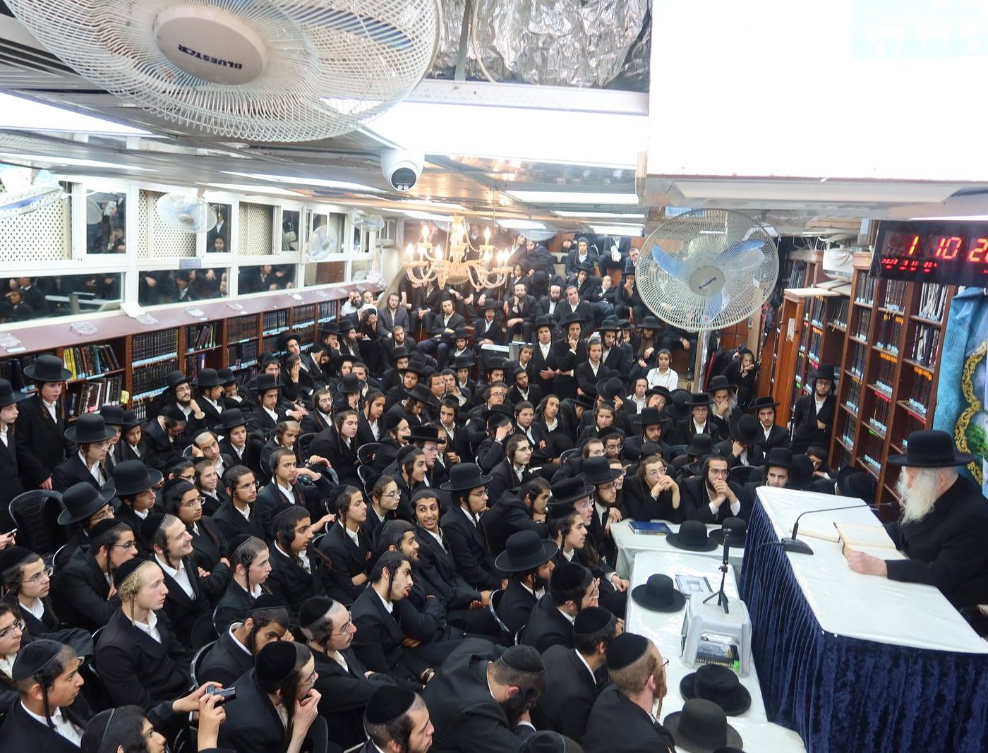 כנס חנוכה וסיום הש"ס השנתי לבחורי חבורת בני הנעורים דק"ק שובו בנים