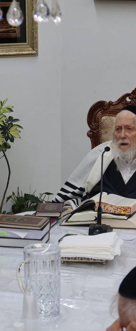 תושבי בת ים בשיעור אצל מורינו הרב שליט"א בקודש פנימה