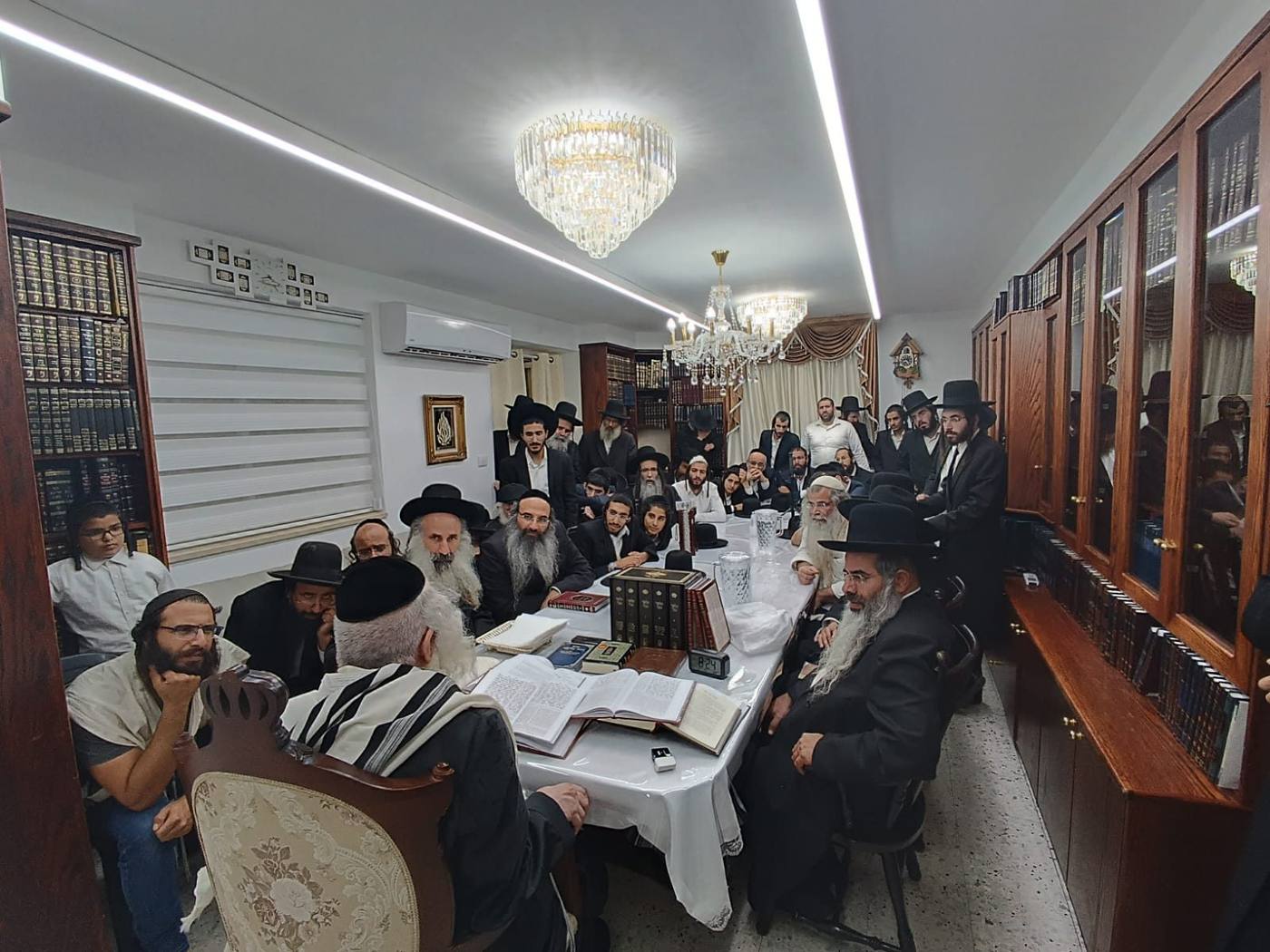 שיעור בבית מורינו הרב שליט"א ל'שובו בנים - אלעד'