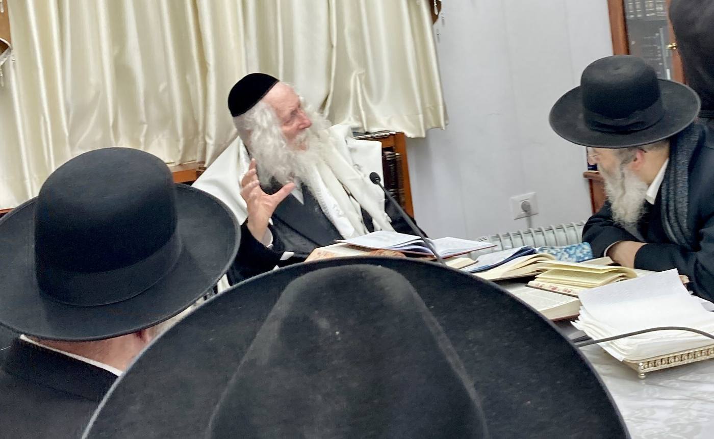 שיעור לכולל מתקרבים מהעיר פתח תקוה במעונו של מורנו הרב שליט"א