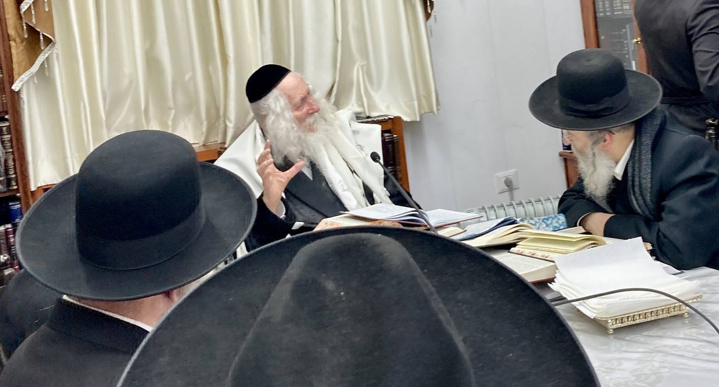 שיעור לכולל מתקרבים מהעיר פתח תקוה במעונו של מורנו הרב שליט"א