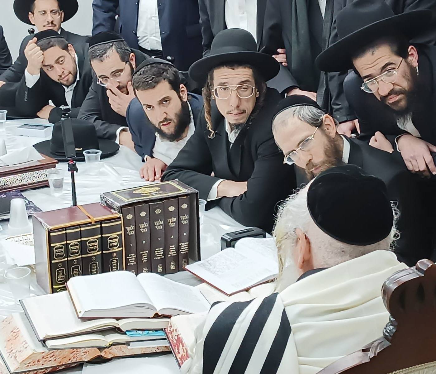 שיעור לאברכי 'חניכי הישיבות נצח ישראל'