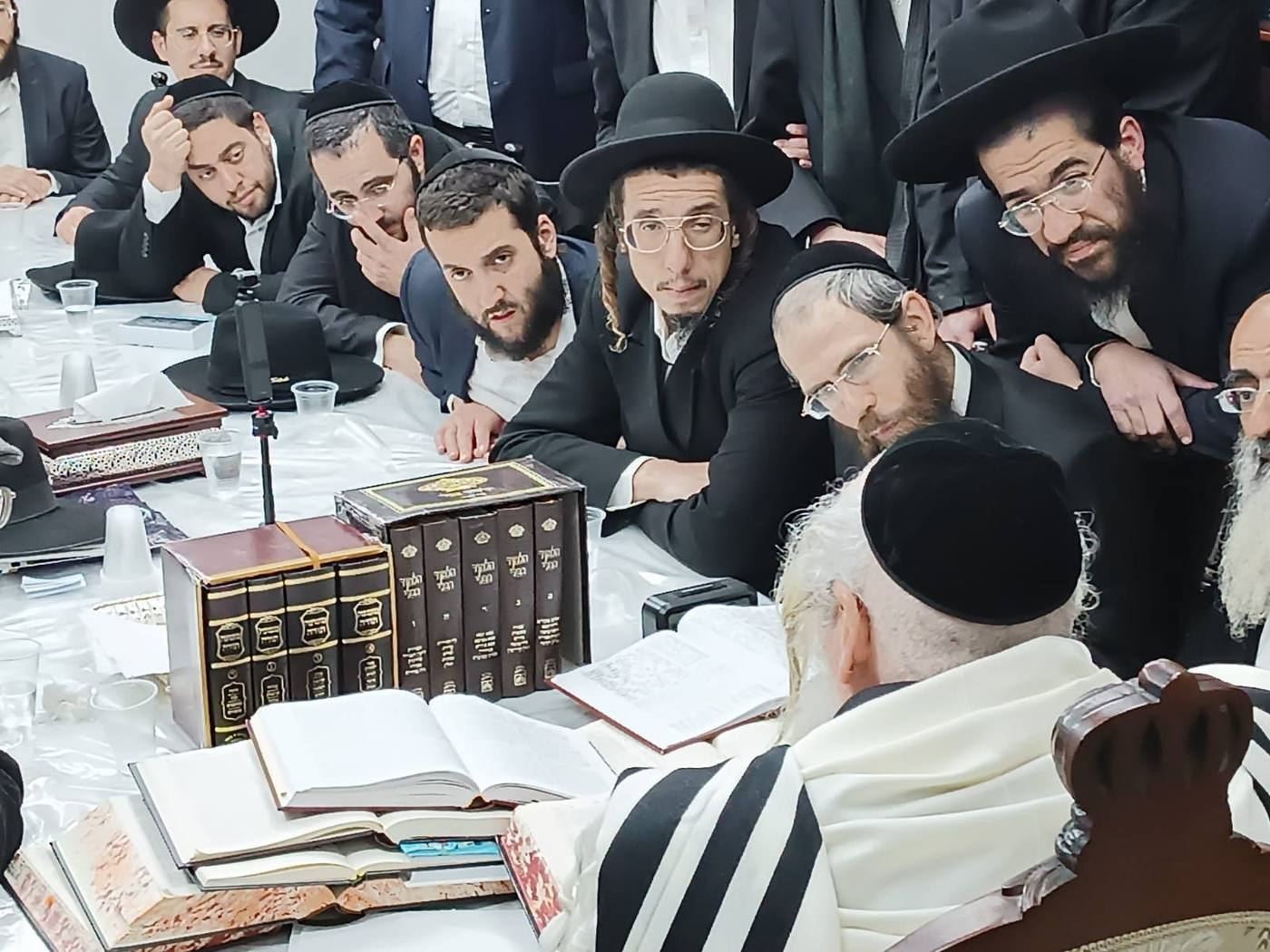 שיעור לאברכי 'חניכי הישיבות נצח ישראל'