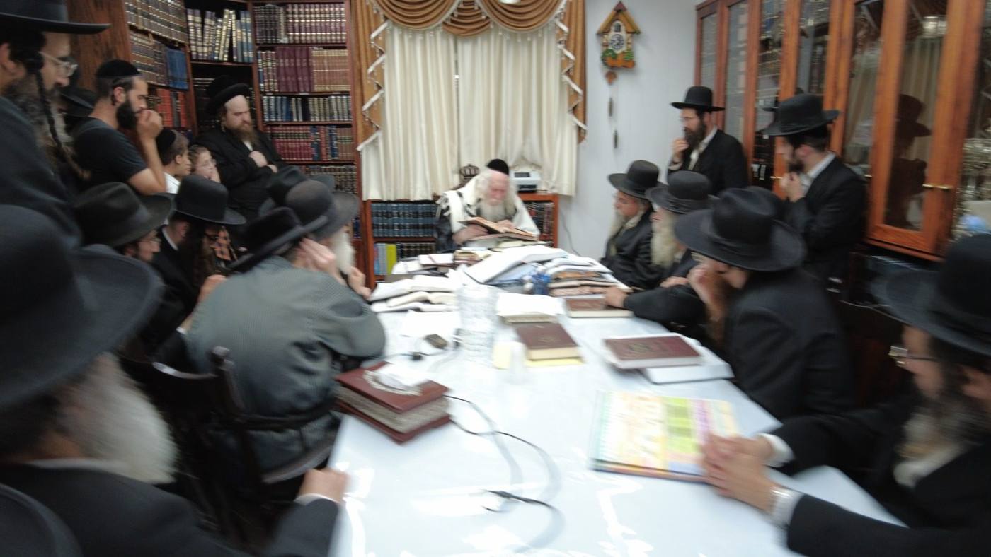 שיעורים לתומכי בית מדרשינו 'שובו בנים' המרכזי בבית מורינו הרב שליט"א