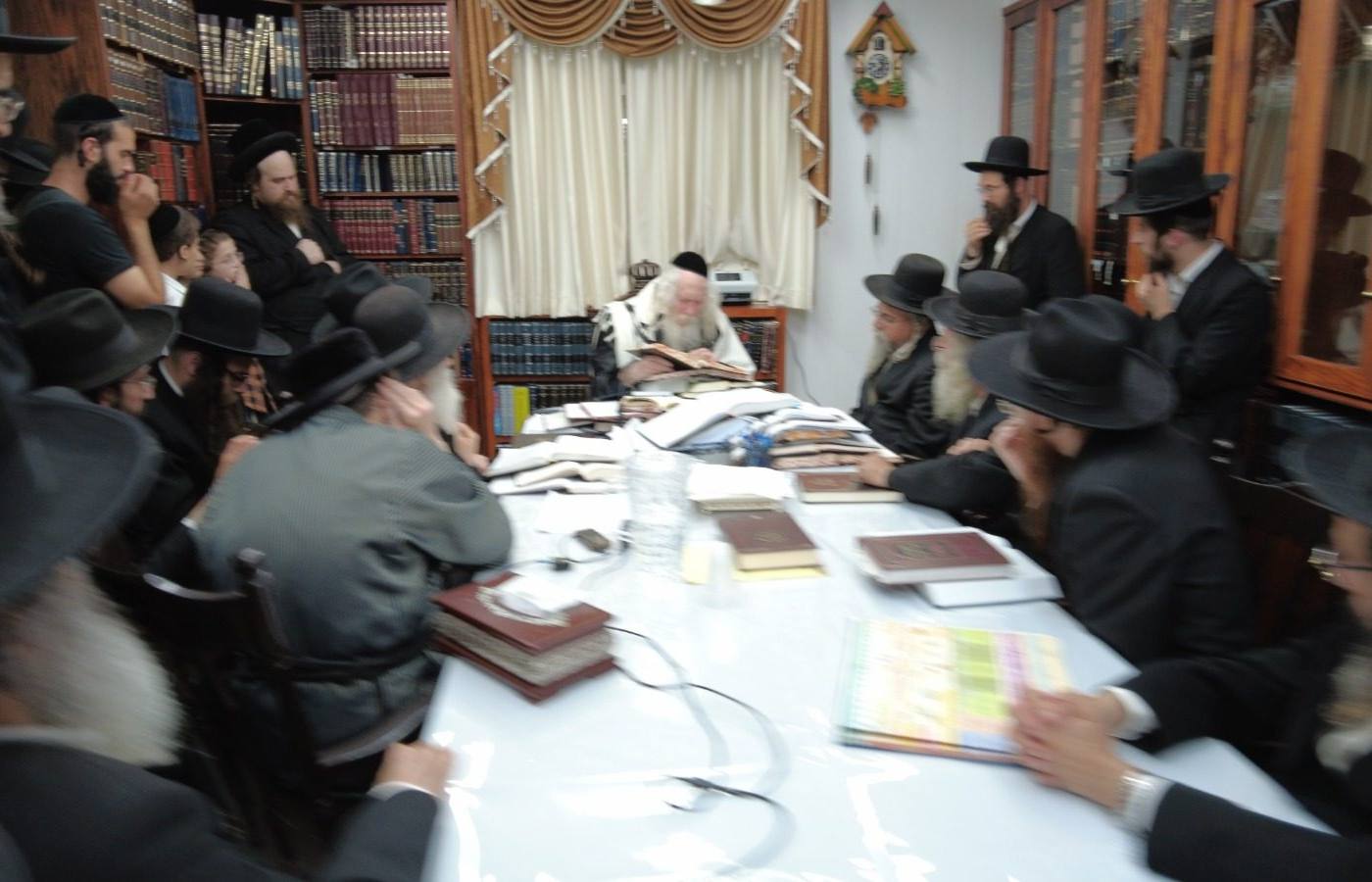 שיעורים לתומכי בית מדרשינו 'שובו בנים' המרכזי בבית מורינו הרב שליט"א
