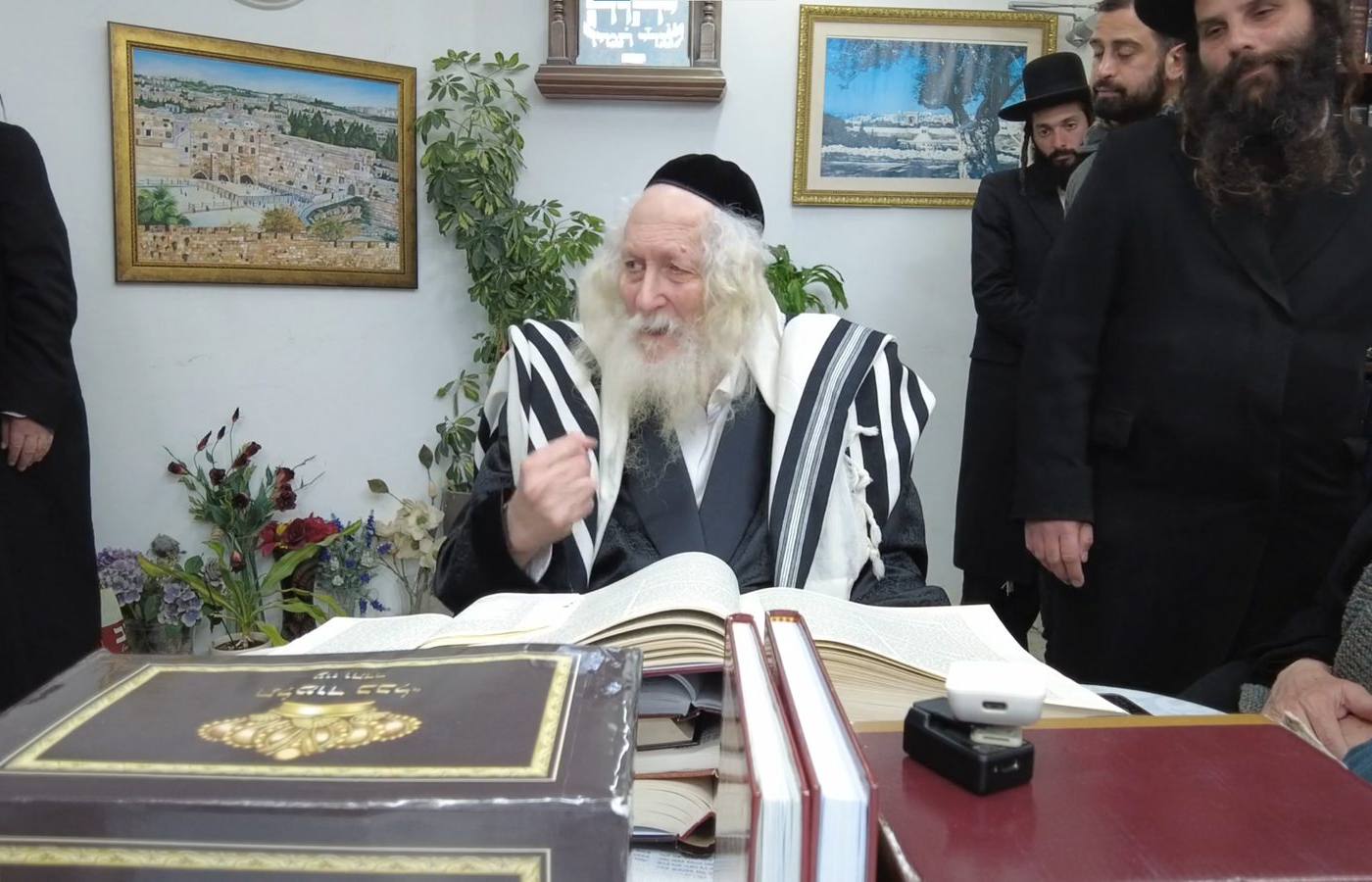 שיעור לתושבי קרית גת בבית מורינו הרב שליט"א