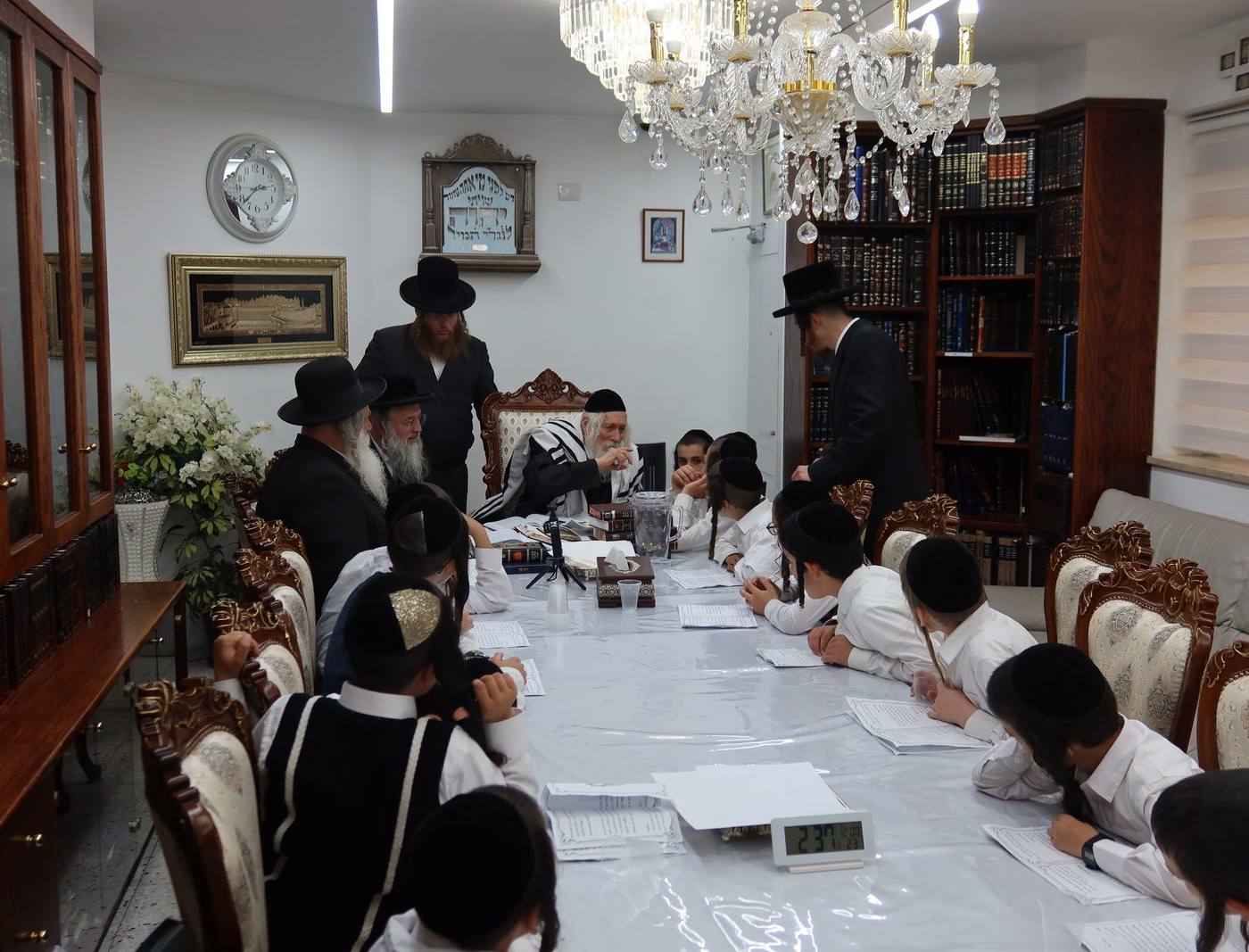 שיעור ומבחן לתלמידי כיתה ז' באמונת ציון