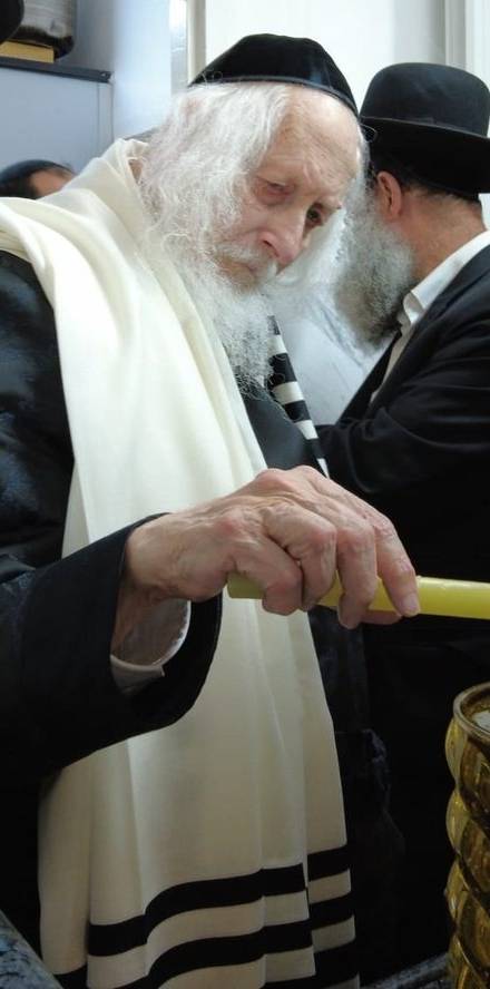 הדלקת נר לעילוי נשמת מורינו הרה"צ ר' לוי יצחק בנדר זצוק"ל
