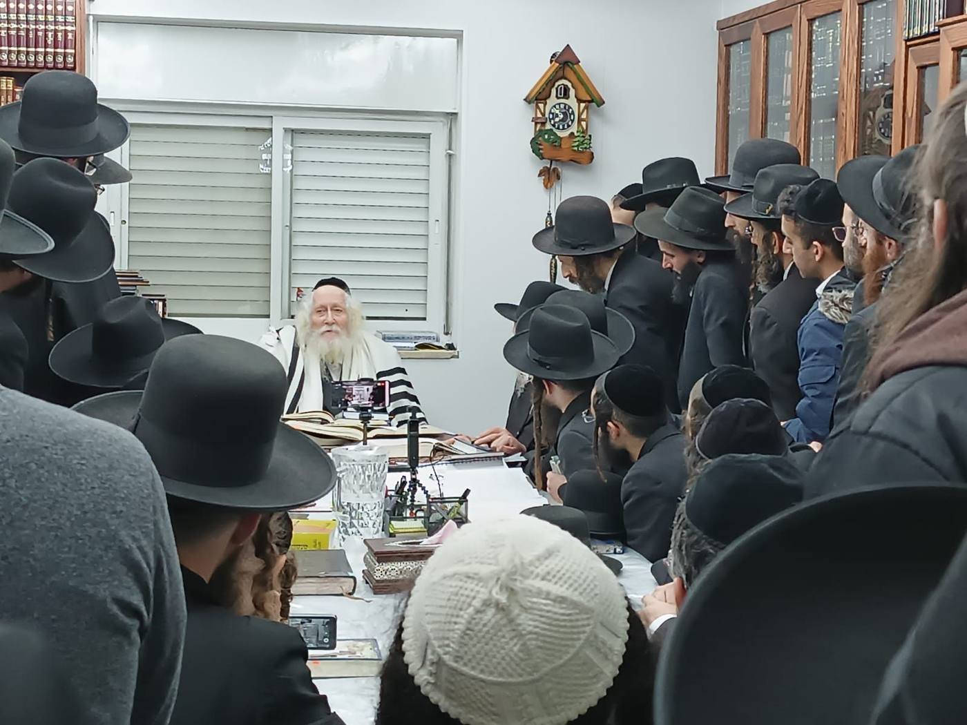 שיעור לקבוצת תלמידי מורינו הרב שליט"א ובחורים המתגוררים בחוצה לארץ - דוברי אנגלית