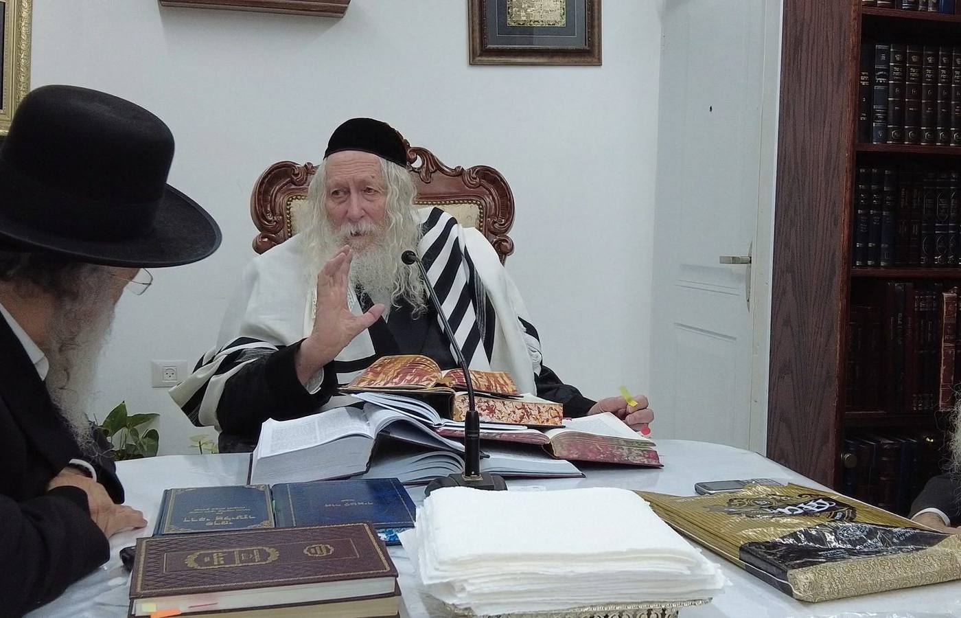 שיעור לאנשי שלומינו מהעיר בית שמש במעונו של מורינו הרב שליט"א