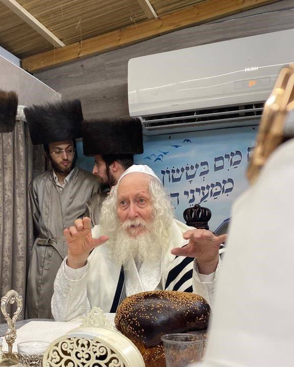 שיעור בבית מורינו הרב שליט"א לתורמי הילולת רבינו וחגי תשרי בקהילתנו הקדושה