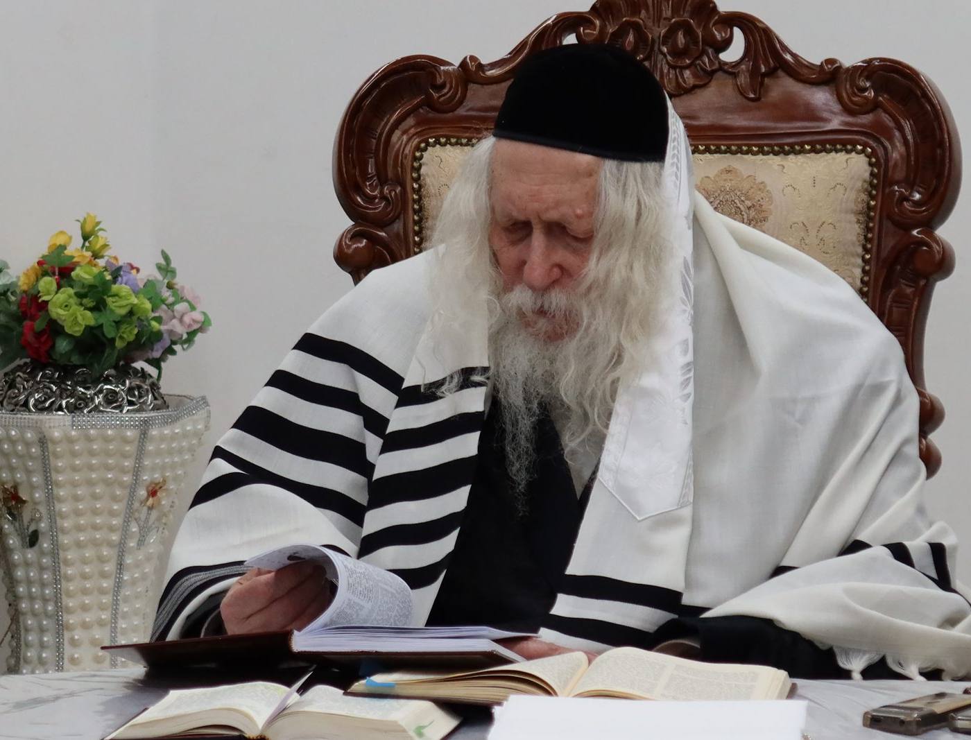 חבורה לבחורי 'חבורת בני הנעורים בית שמש' אצל מורינו הרב שליט"א