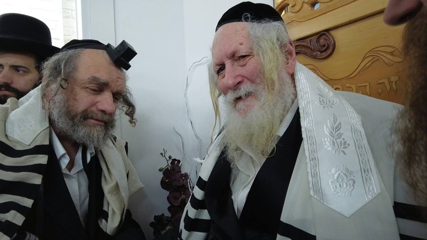 ברית לנכדם של משמח הלבבות הרב שמעון פרץ שליט"א והרב שמואל חרוז'ינסקי, בהשתתפות הסבא-רבה הגאון הגדול רבי משה מרדכי קארפ שליט"א