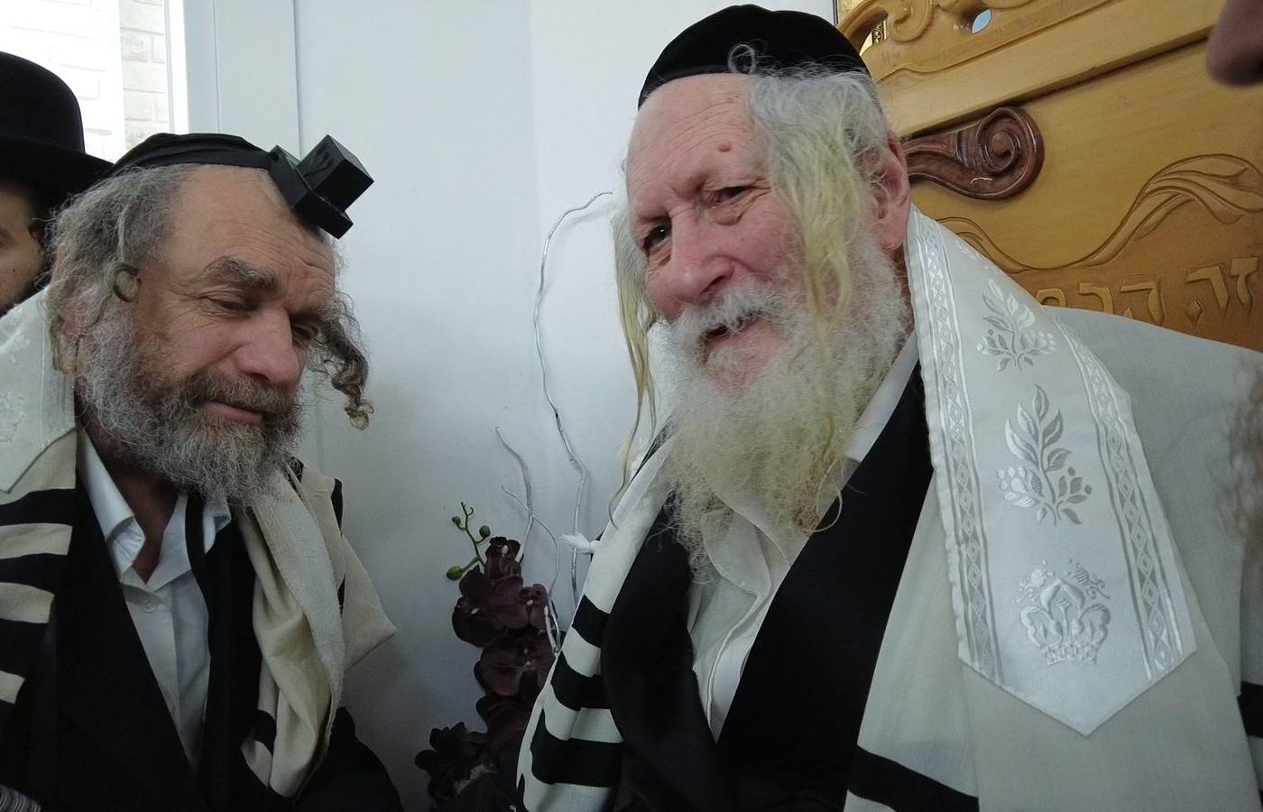 ברית לנכדם של משמח הלבבות הרב שמעון פרץ שליט"א והרב שמואל חרוז'ינסקי, בהשתתפות הסבא-רבה הגאון הגדול רבי משה מרדכי קארפ שליט"א