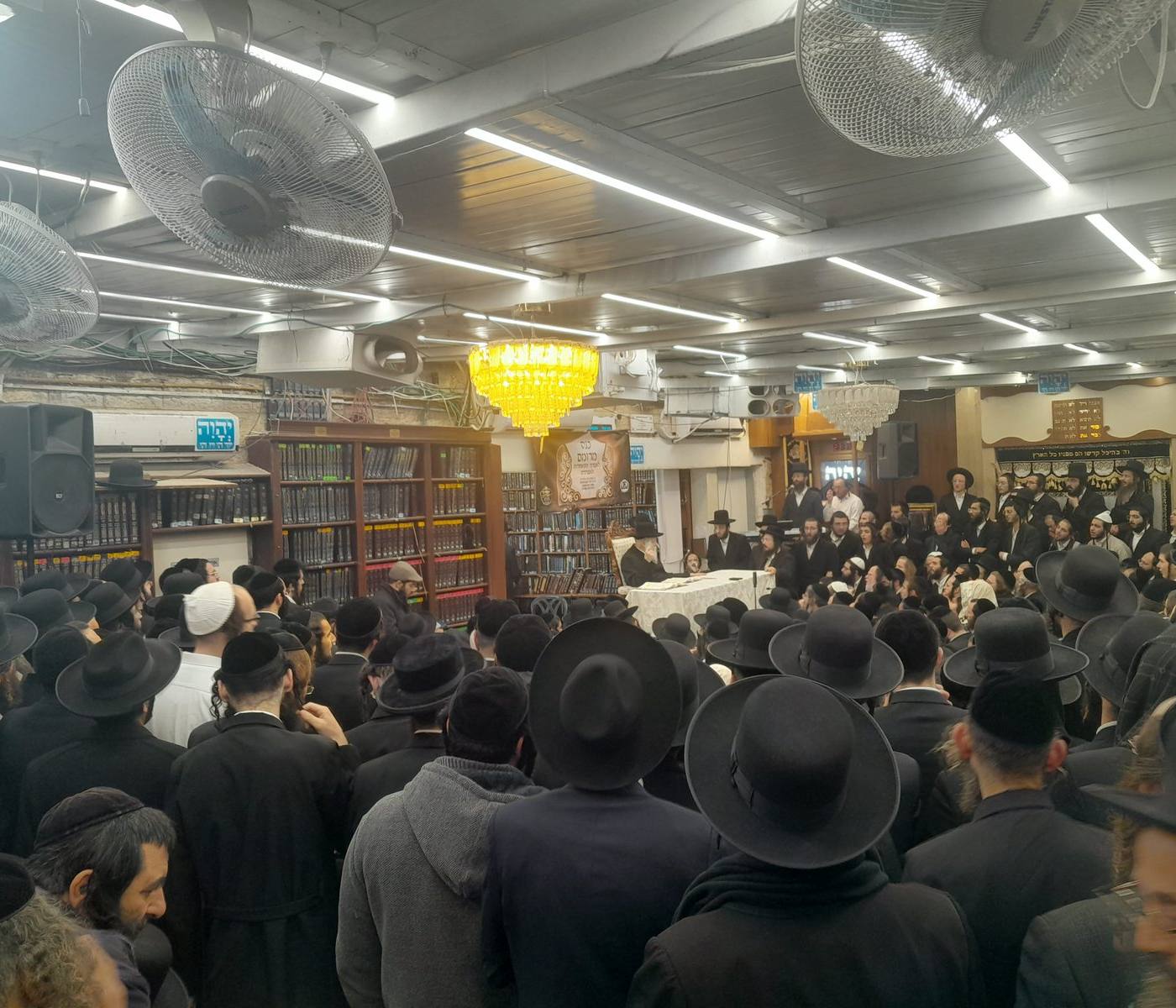 כנס הכנה לימי חג הפורים שע"י "התאחדות האברכים" בהשתתפות מאות אברכי קהילת שובו בנים בראשות מורינו ורבינו שליט"א