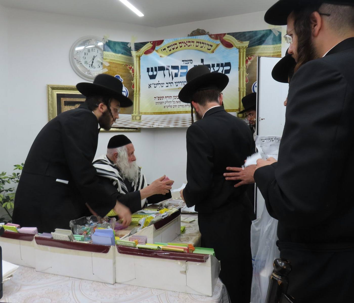 מאות מאנ"ש בקבלת חיזוק בלימוד התורה לקראת זמן חורף בקודש פנימה