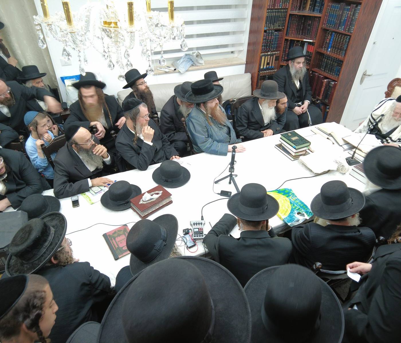 שיעור לאברכי כולל חצות בקבר רחל במעונו של מורינו הרב שליט"א