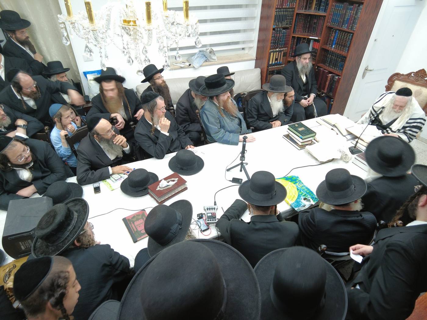 שיעור לאברכי כולל חצות בקבר רחל במעונו של מורינו הרב שליט"א
