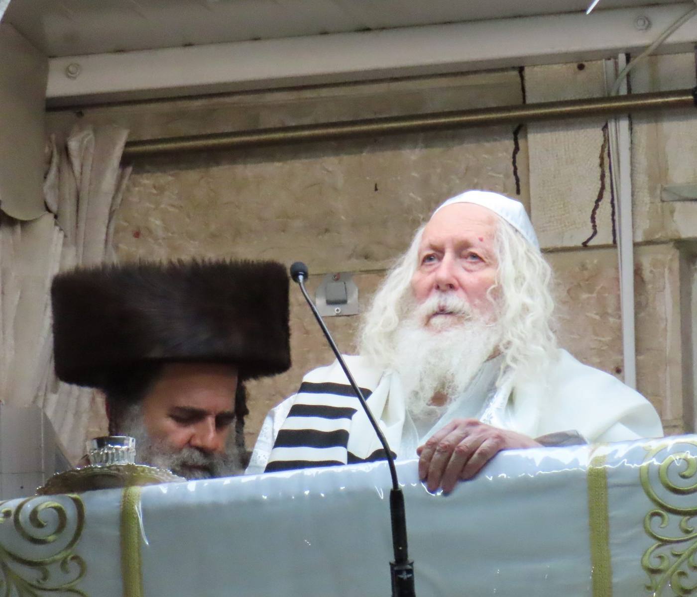סיקור נרחב מיום טוב ראשון של פסח בצילו של מורינו הרב שליט"א