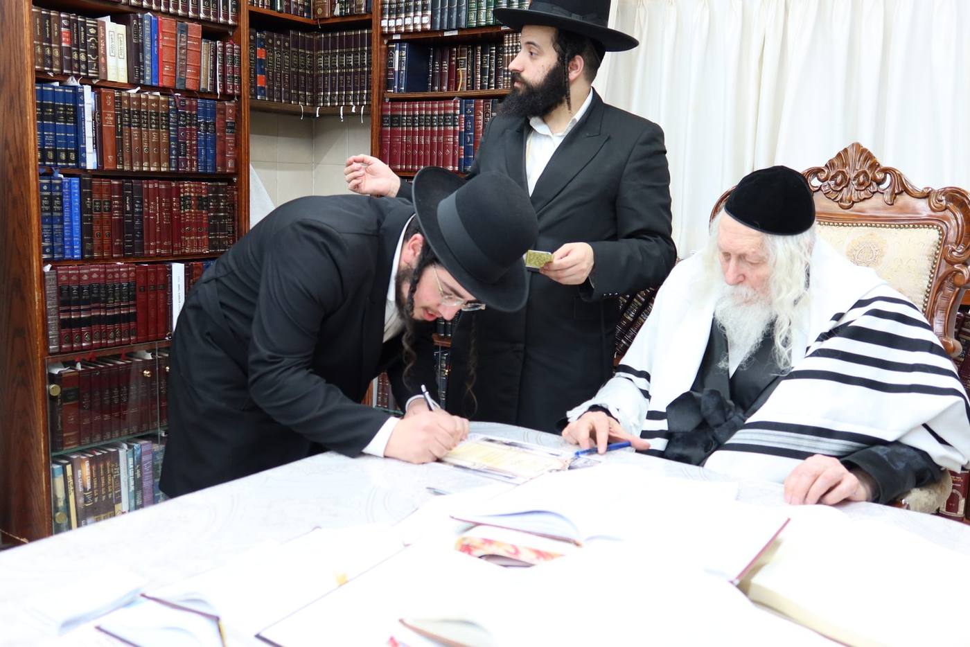 חבורת הדף היומי בבית מדרשינו
