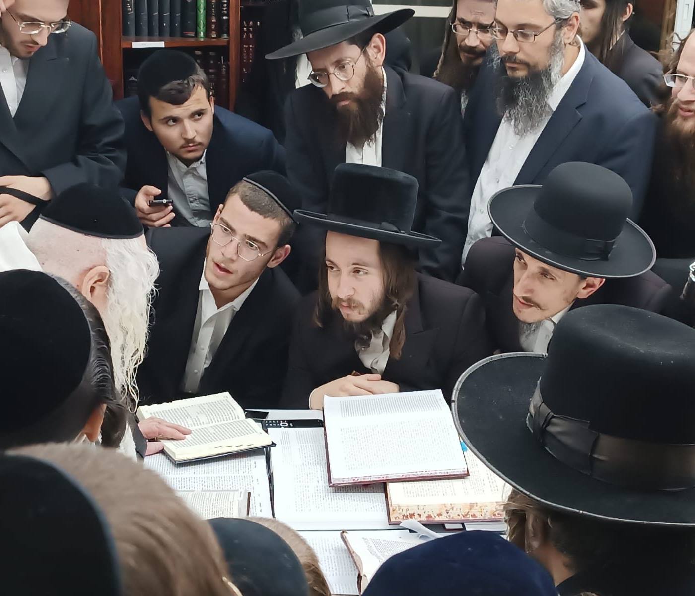 שיעור לחסידי ברסלב - ברכפלד בבית מורינו הרב שליט"א