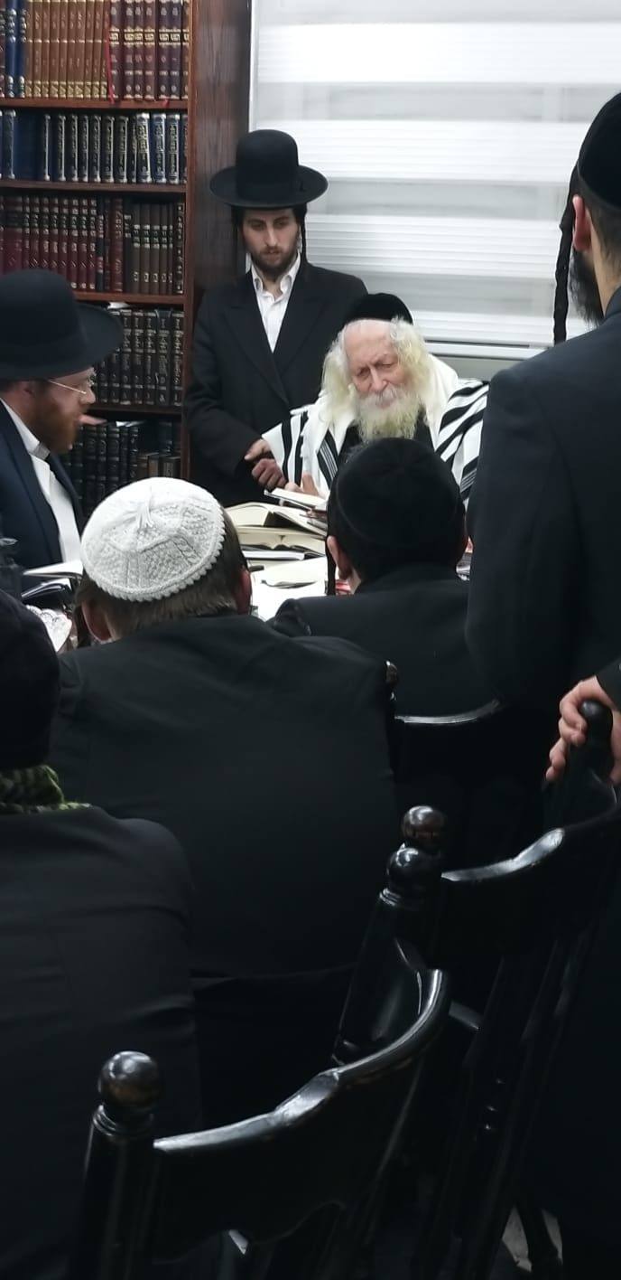 שיעור לבחורי הישיבה לצעירים החדשה בראשות הר' יהודה קרימלובסקי