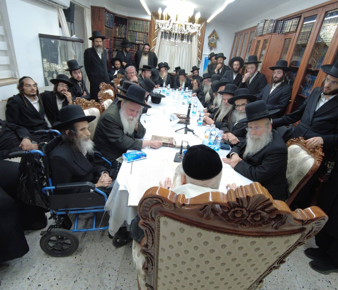 כינוס חירום והקמת ארגון 'גב חזק' בהשתתפות מורינו הרב שליט"א