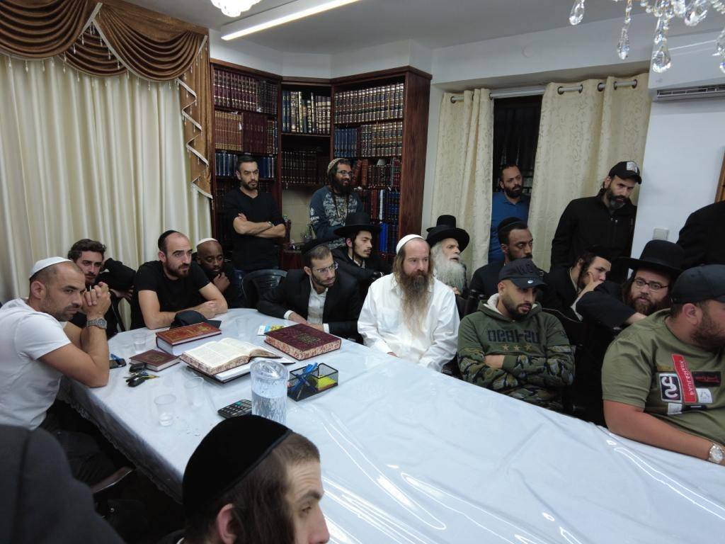 שיעור בבית מורינו הרב שליט"א לתושבי פתח תקוה