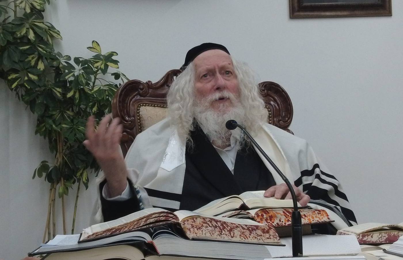 שיעור במעונו של מורינו הרב שליט"א לכולל 'נחלת דוד' בבית שמש