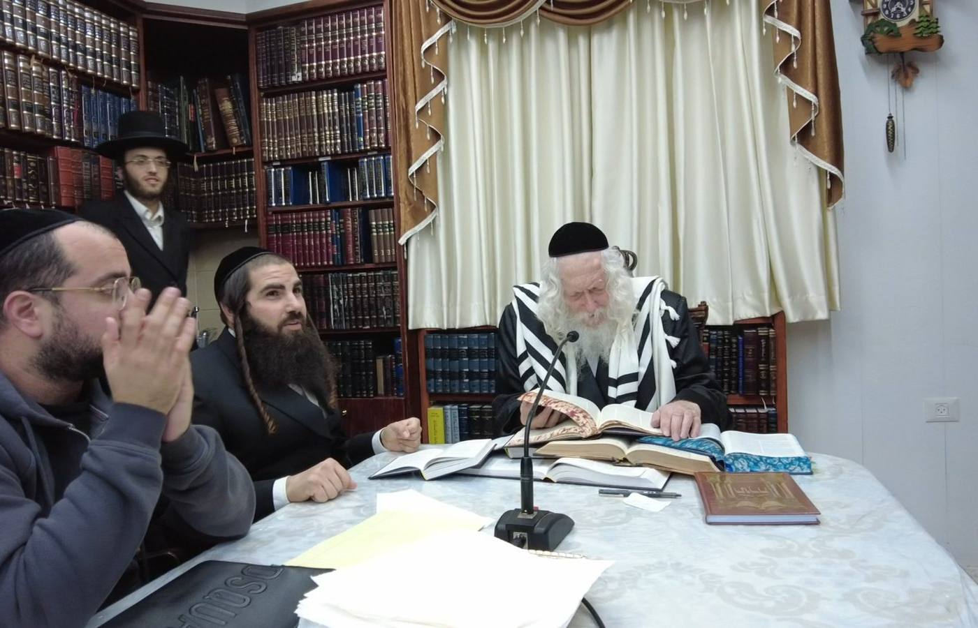 שיעור לשובו בנים אשדוד בבית מורנו הרב שליט"א