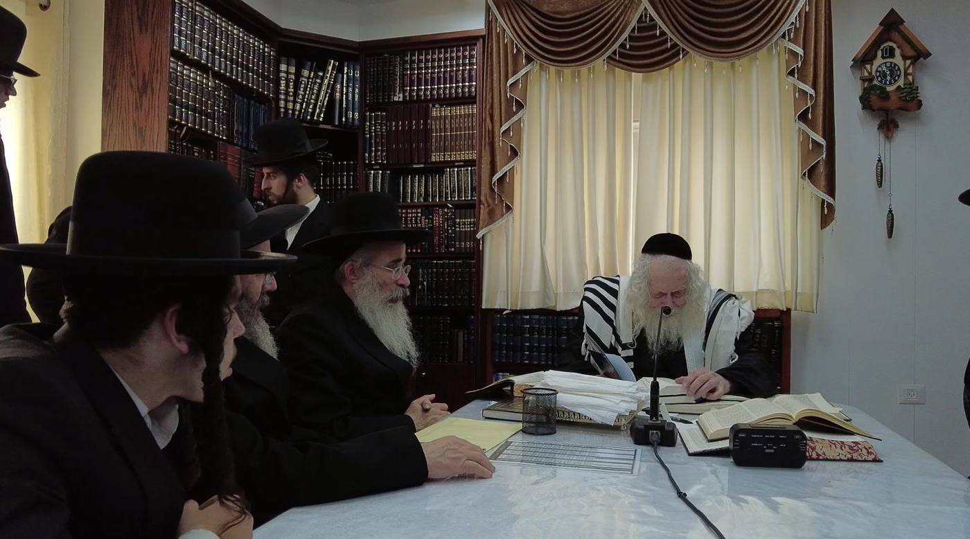 שיעור לבחורי ישיבת חכמת ודעת בבית מורינו הרב שליט"א