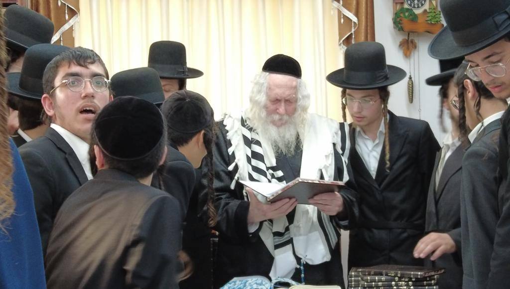 חבורת בני הנעורים ברסלב שובו בנים – בני ברק בבית מורינו הרב שליט"א