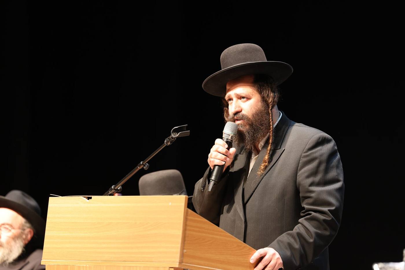 מעמד 'כבוד התורה' בחלוקת תעודות למפעל 'נצור תורתי'