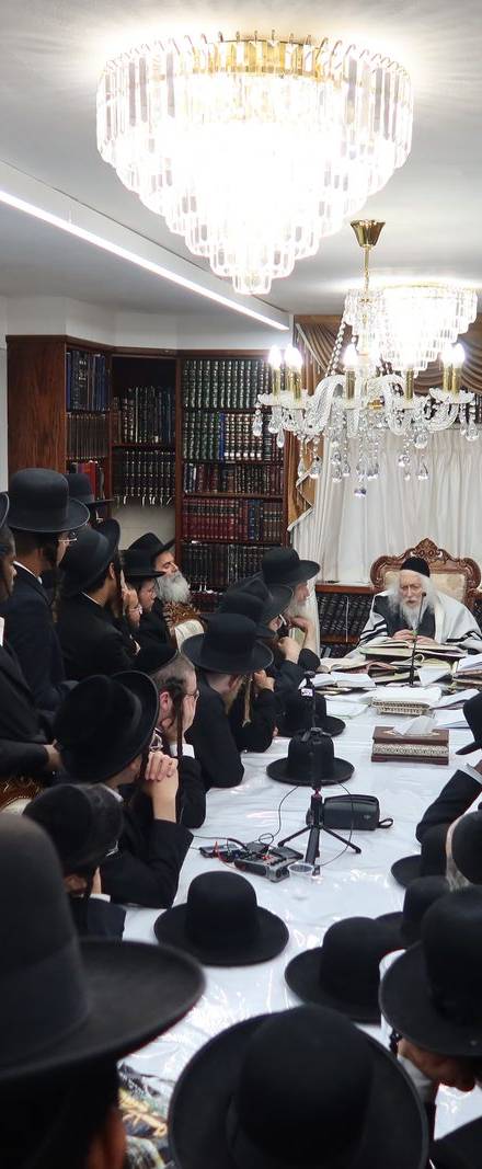 שיעור בקודש פנימה לבחורי ישיבת ׳נחלי התורה׳