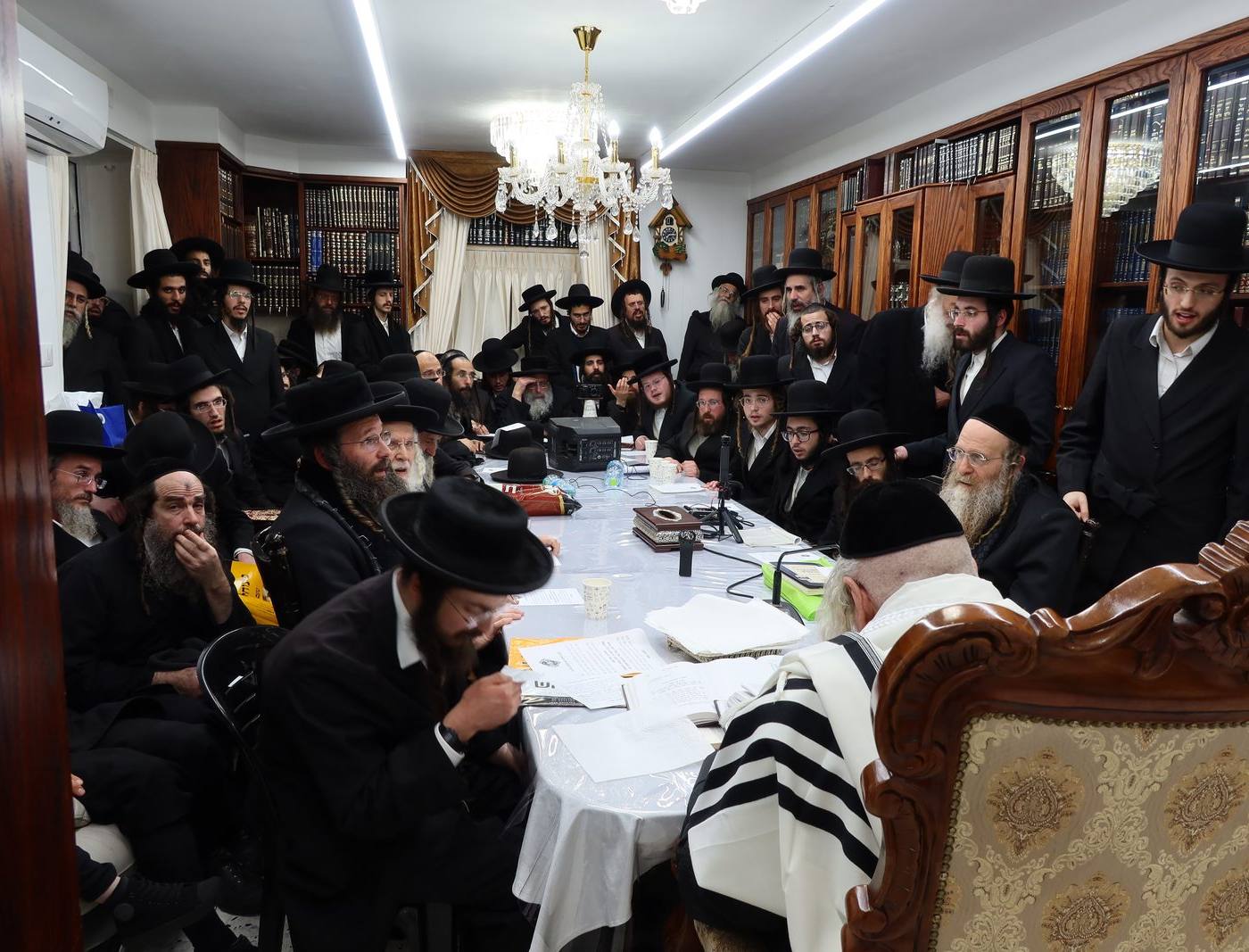חבורה לנבחני מפעל התורה במעונו של הגה"צ רבי אליעזר ברלנד שליט"א