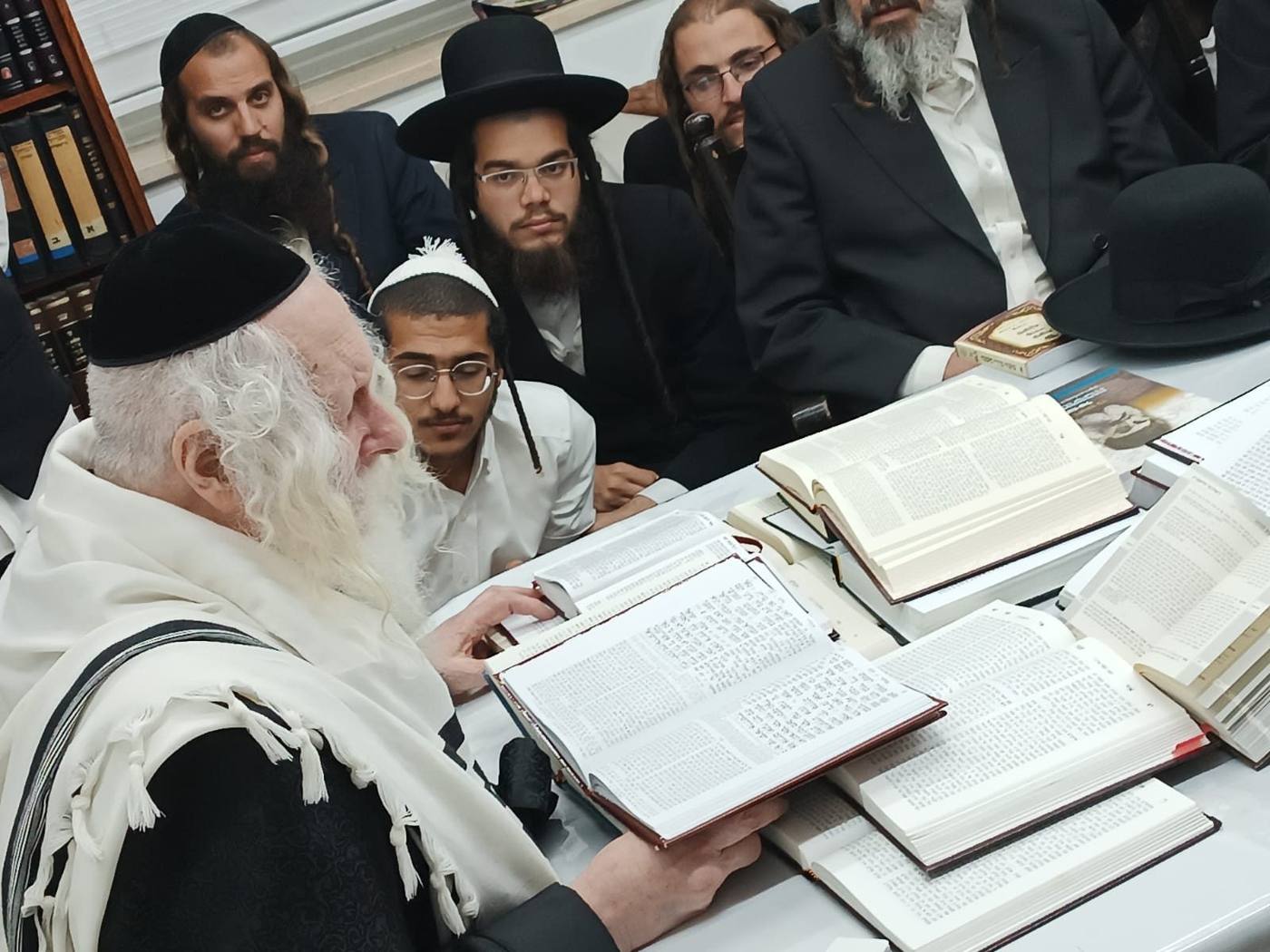 שובו בנים נתיבות בשיעור בבית מורינו הרב שליט"א