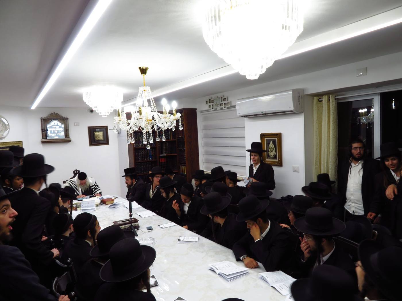 כנס ימי בין המצרים לחבורת בני הנעורים לעבודת ה' - בבית מורינו הרב שליט"א