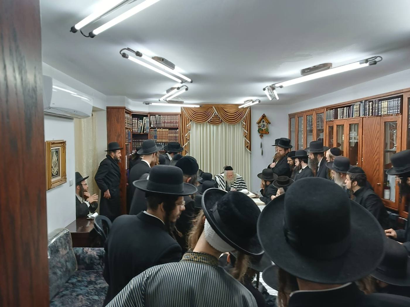 שיעור בבית מורינו הרב שליט"א לאברכי 'מוסדות קבר רחל'