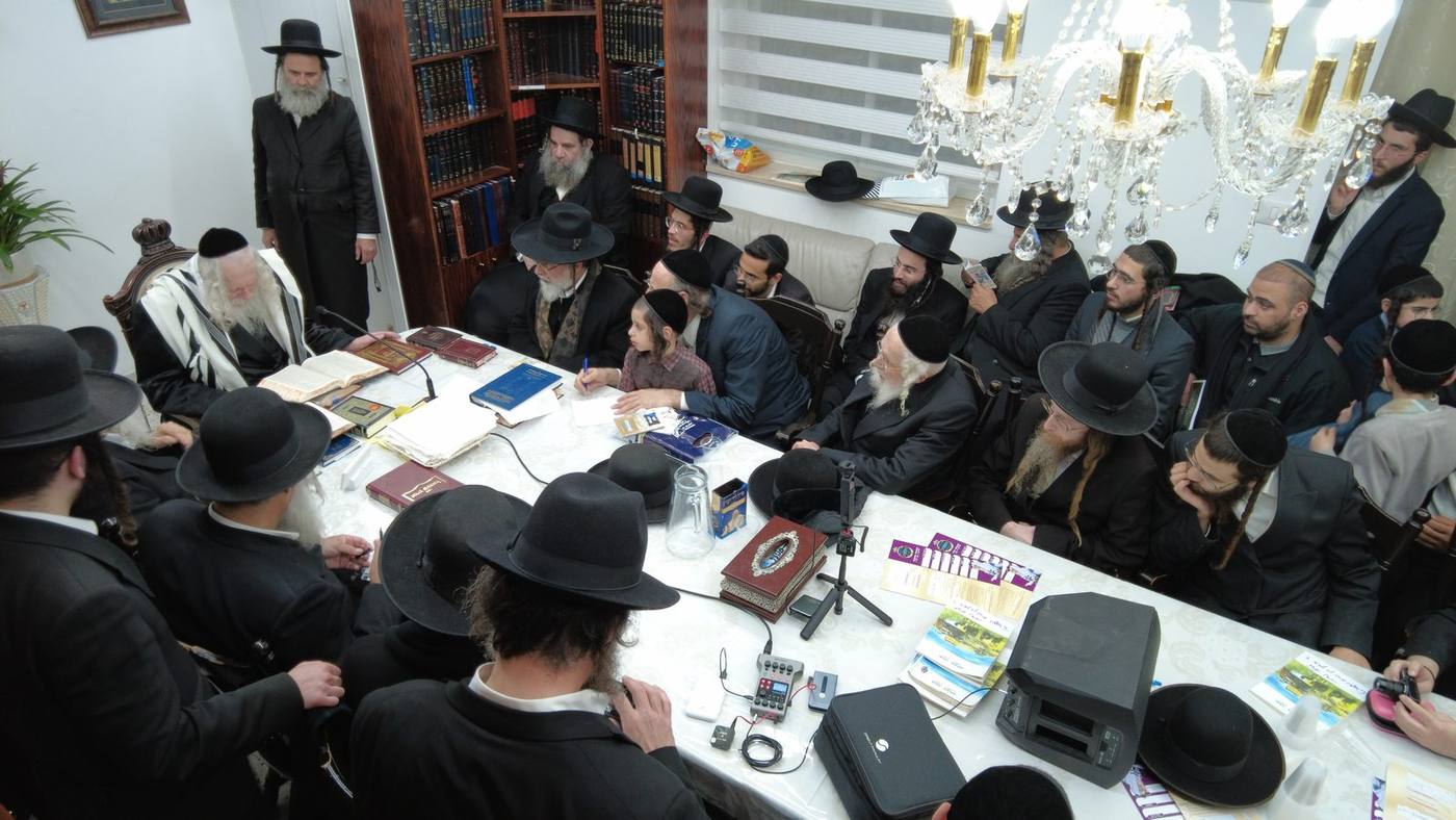 שיעור לכולל שובו בנים בני ברק במעונו של מורנו הרב שליט"א