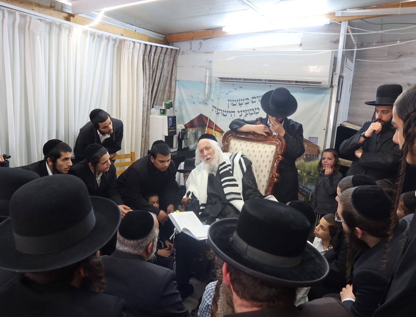 ניחום אבלים בקודש פנימה