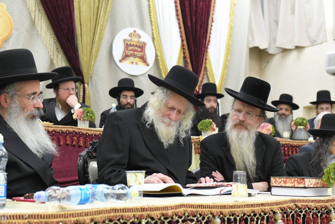 "מצוה גדולה לחדד את השכל" - מעמד כבוד התורה בראשות מורינו הרב שליט"א למאות נבחני מפעל "נצור תורתי" בישיבת 'חכמה ודעת'