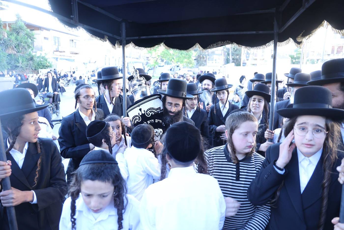 מעמד הכנסת ספר התורה למוסדות ברסלב 'שובו בנים - נחמת ציון'