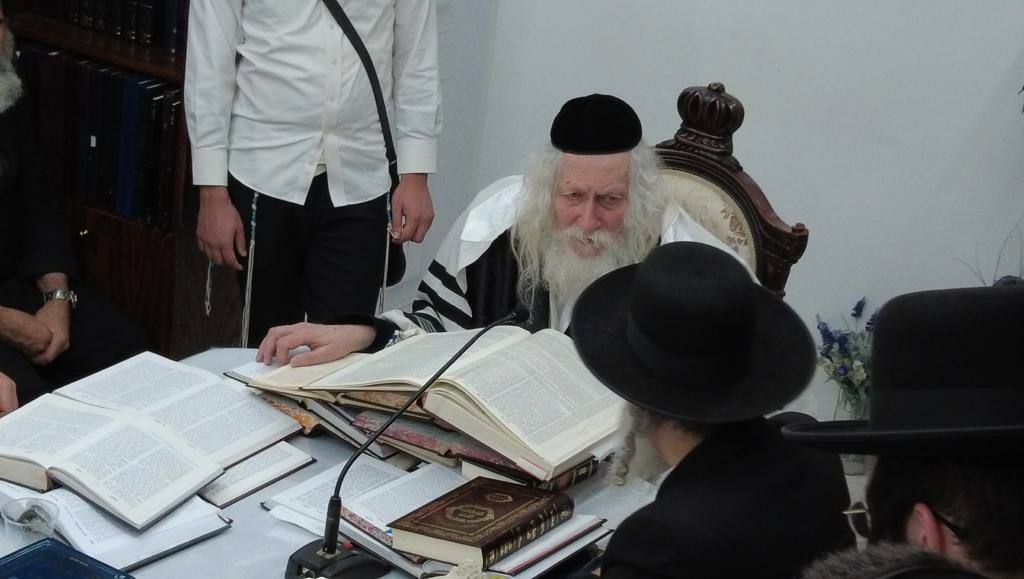 תושבי המרכז תלמידי הרב מרדכי סופרין שליט"א – בשיעור במעונו של מורינו הרב שליט"א