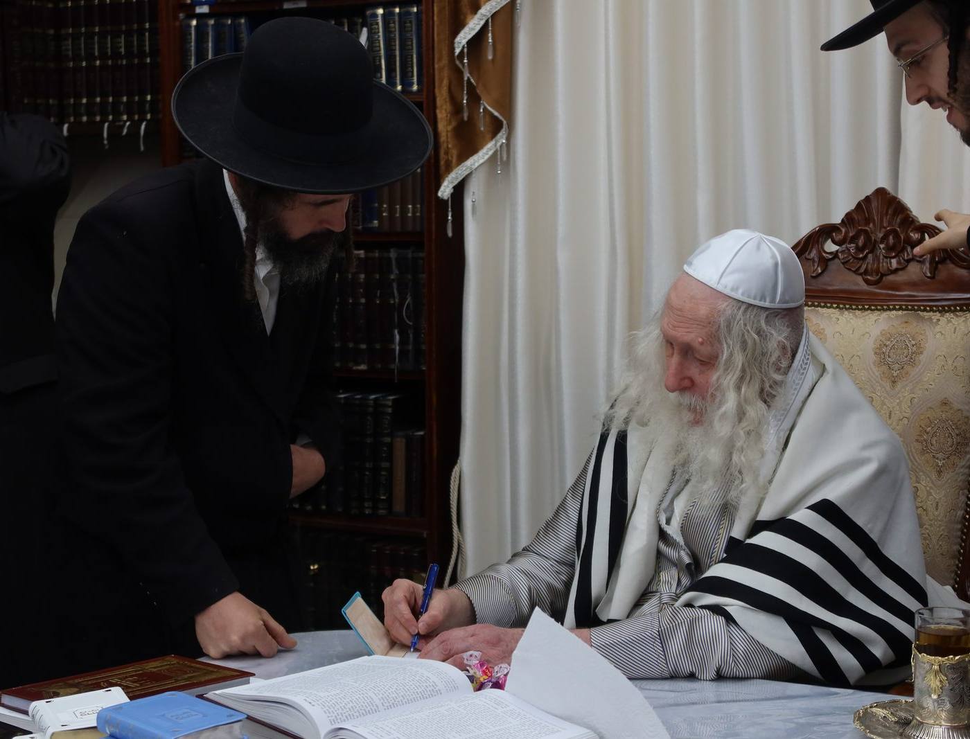 גבאי ופעילי בית המדרש בקודש פנימה