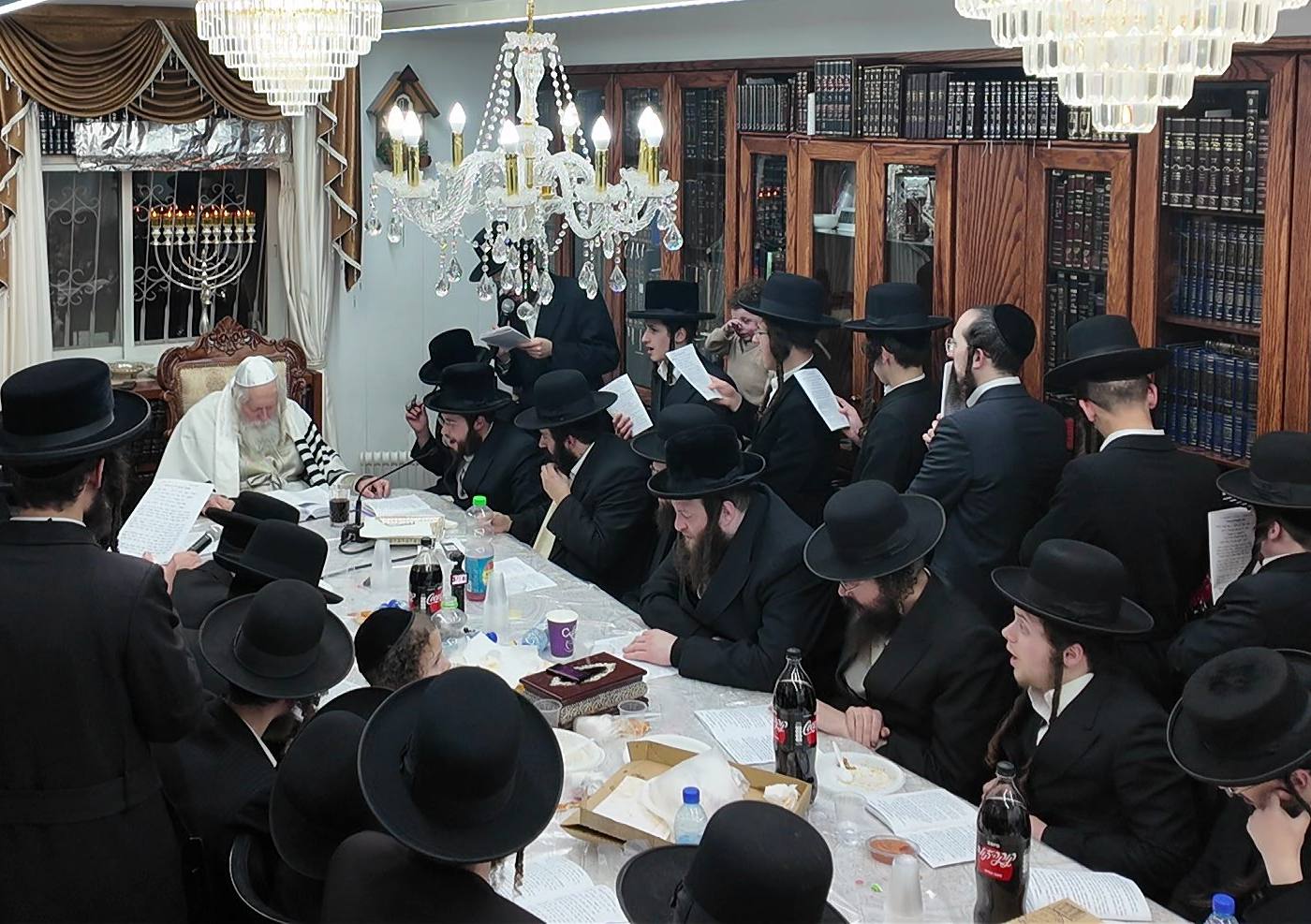 זאת חנוכה אצל מורינו הרב שליט"א