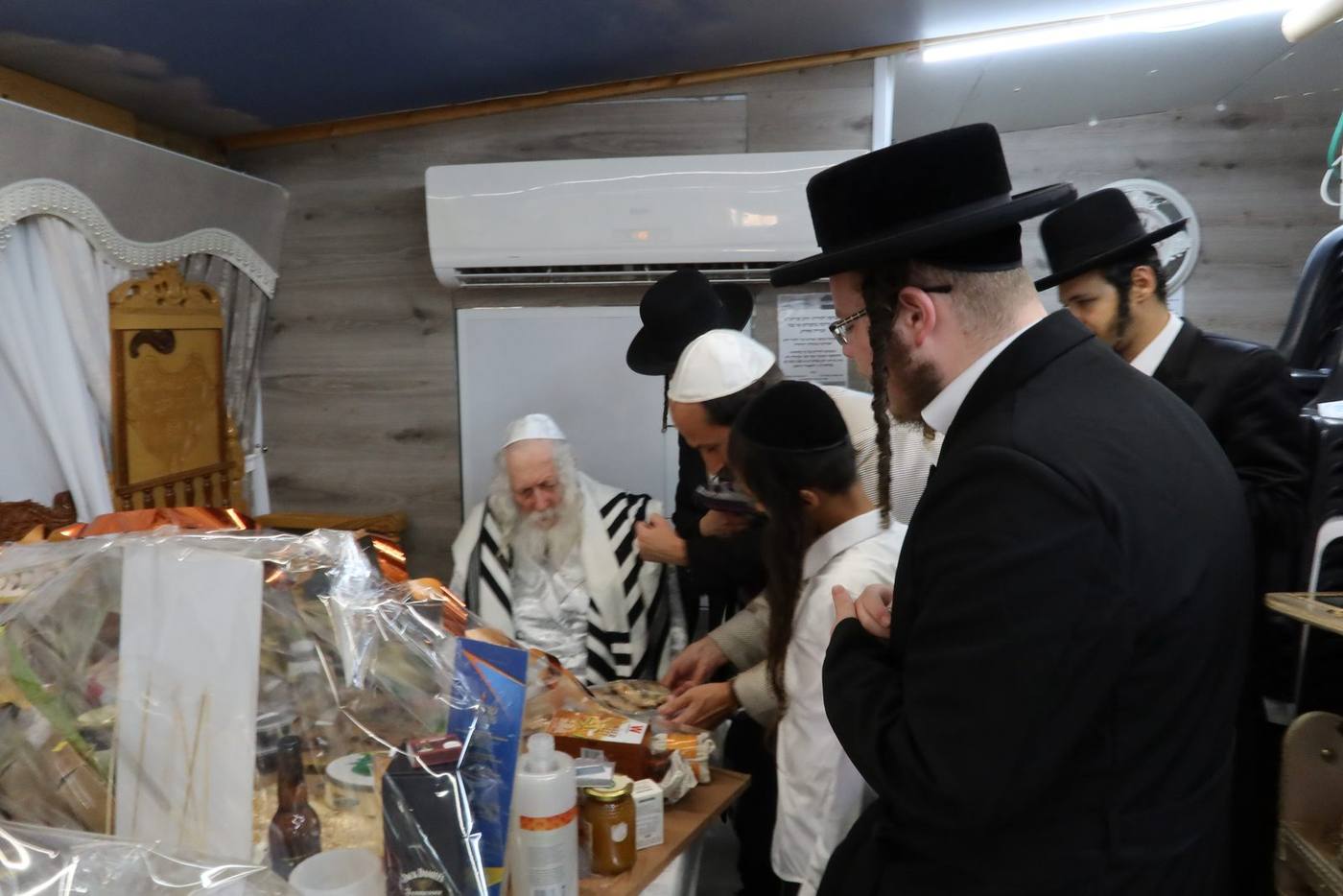 סלסלת הביכורים בקודש פנימה