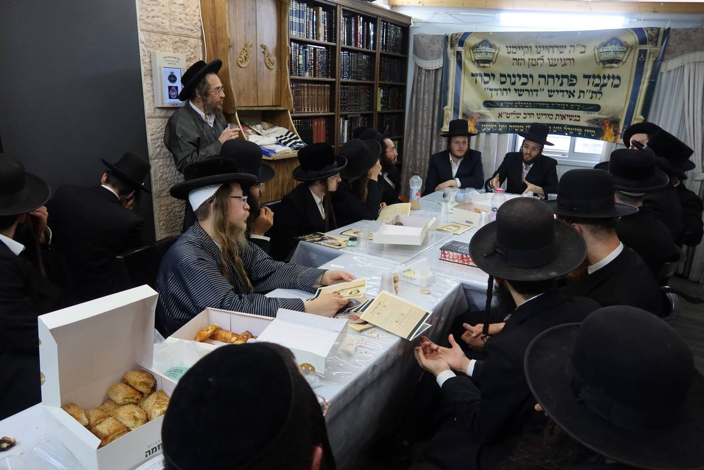 מעמד פתיחת חיידר "דורשי יחודך" על טהרת הקודש בקהילת שובו בנים במעונו של מורינו הרב שליט"א