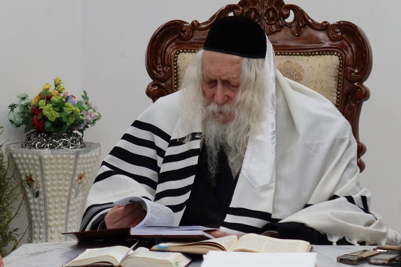 חבורה לבחורי 'חבורת בני הנעורים בית שמש' אצל מורינו הרב שליט"א