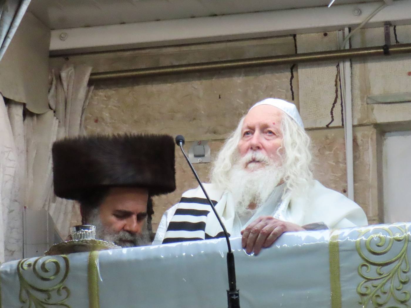 סיקור נרחב מיום טוב ראשון של פסח בצילו של מורינו הרב שליט"א